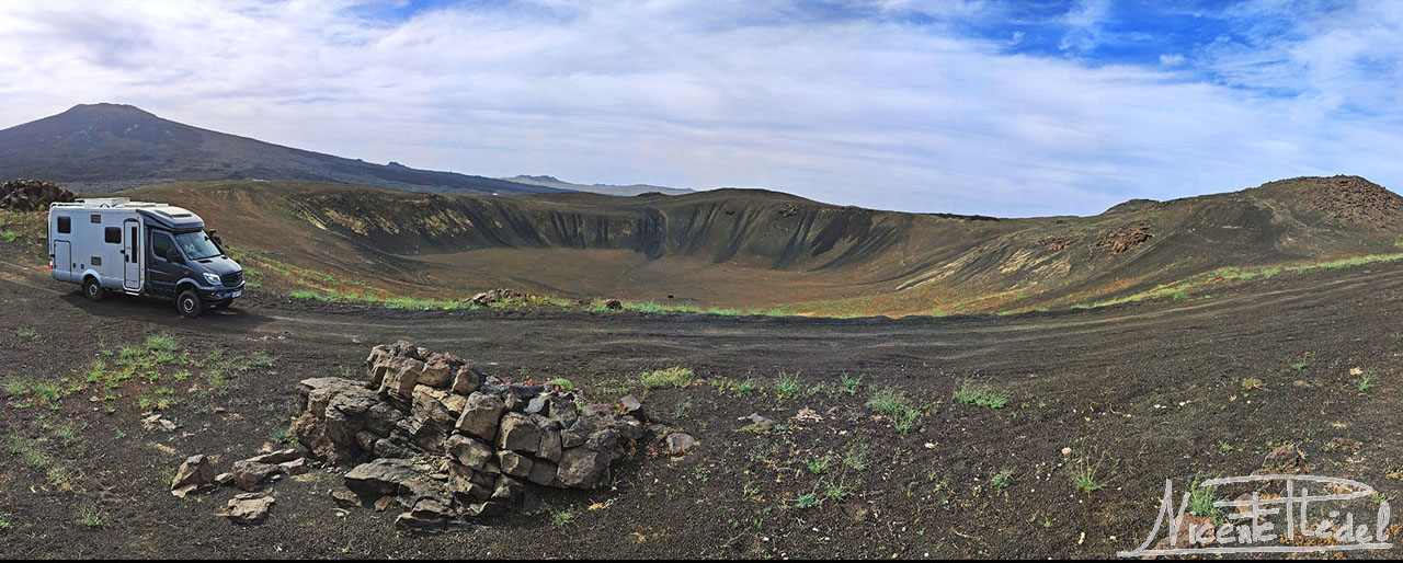 En la cima de los volcanes... impactantes cráteres.