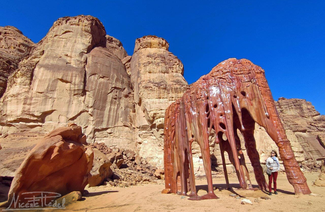 En medio del desierto, arte contemporáneo.